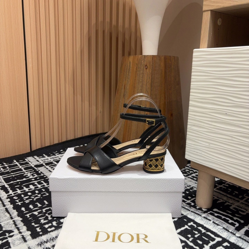 ch**an D*or sandals